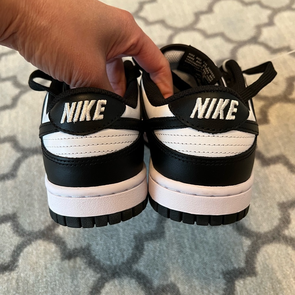 Nike PANDA Dunks - Picture 3 of 4